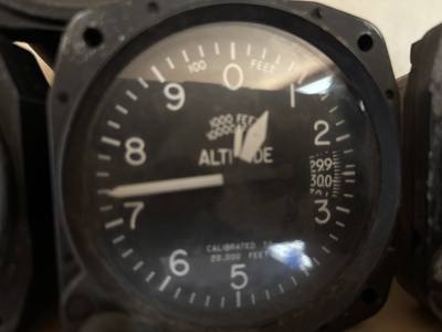 Vintage Aviation Instruments - Photo 3