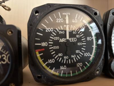 Vintage Aviation Instruments - Photo 5