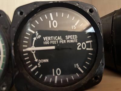 Vintage Aviation Instruments - Photo 6